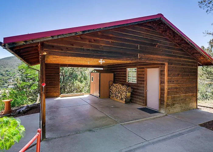 < 2 Mi To Whiskey Row! Mtn-view Adventure Basecamp